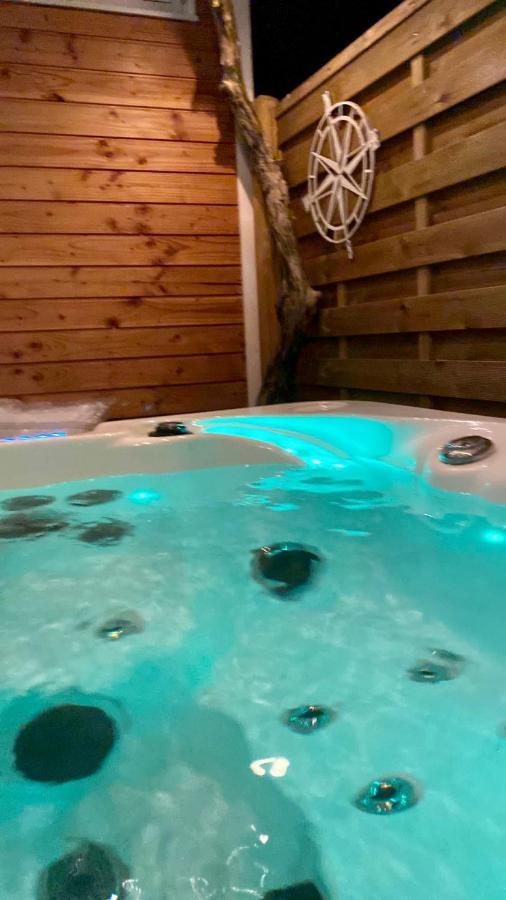 Zirkuswagen Mit Outdoor Whirlpool Und Garten Petershagen-Eggersdorf المظهر الخارجي الصورة