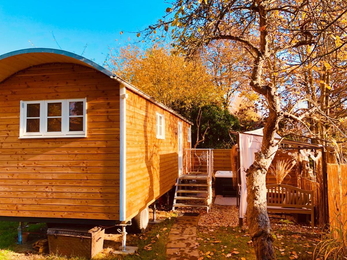 Zirkuswagen Mit Outdoor Whirlpool Und Garten Petershagen-Eggersdorf المظهر الخارجي الصورة